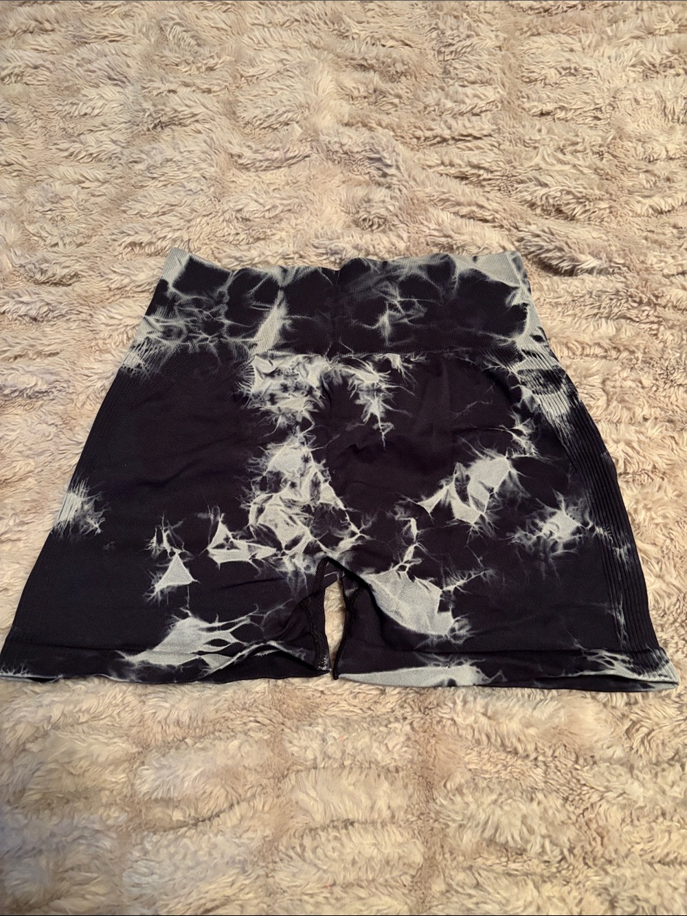 Tie-Dye High-Waist Bike Shorts - Black and White